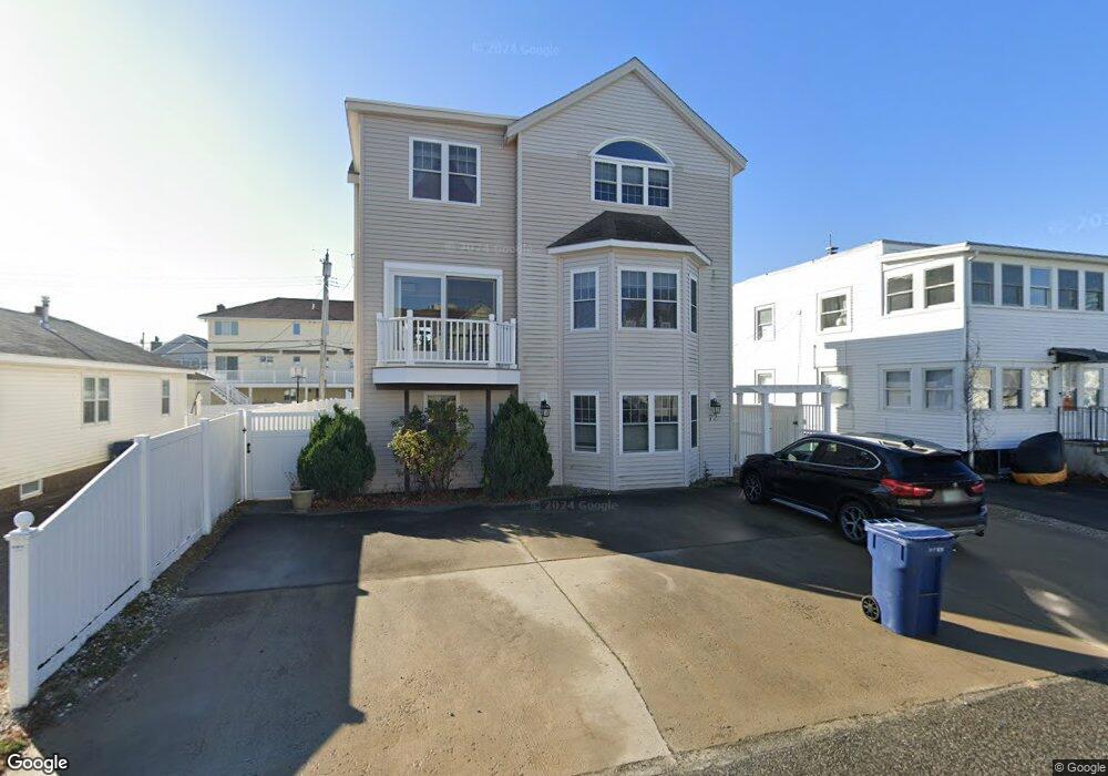 32 Plymouth St, Seabrook, NH 03874 - photo 1