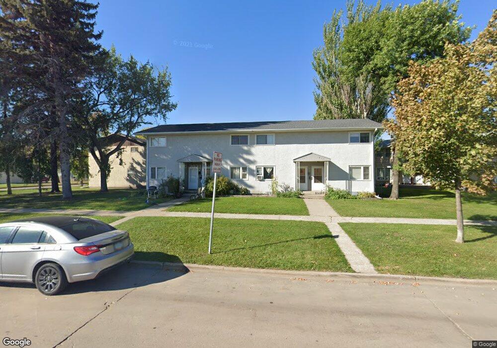 1438 S 14th St, Grand Forks, ND 58201 - photo 1